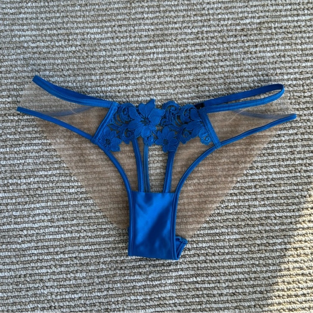 Blue mesh